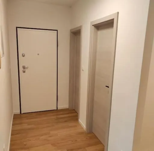 아파트 Nilema 로비니