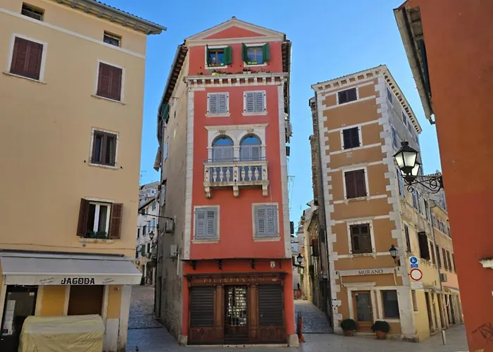 Nilema 아파트 로비니